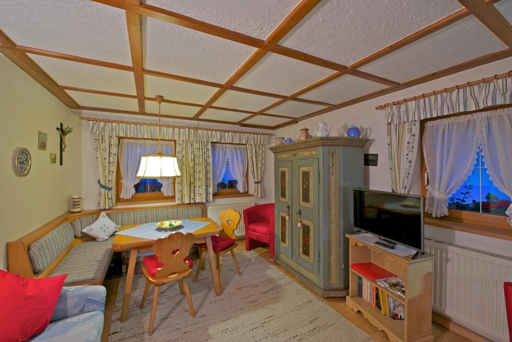 Holzschnitzers Appartements แอห์วัลด์ ภายนอก รูปภาพ