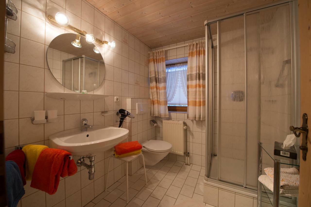 Holzschnitzers Appartements แอห์วัลด์ ภายนอก รูปภาพ