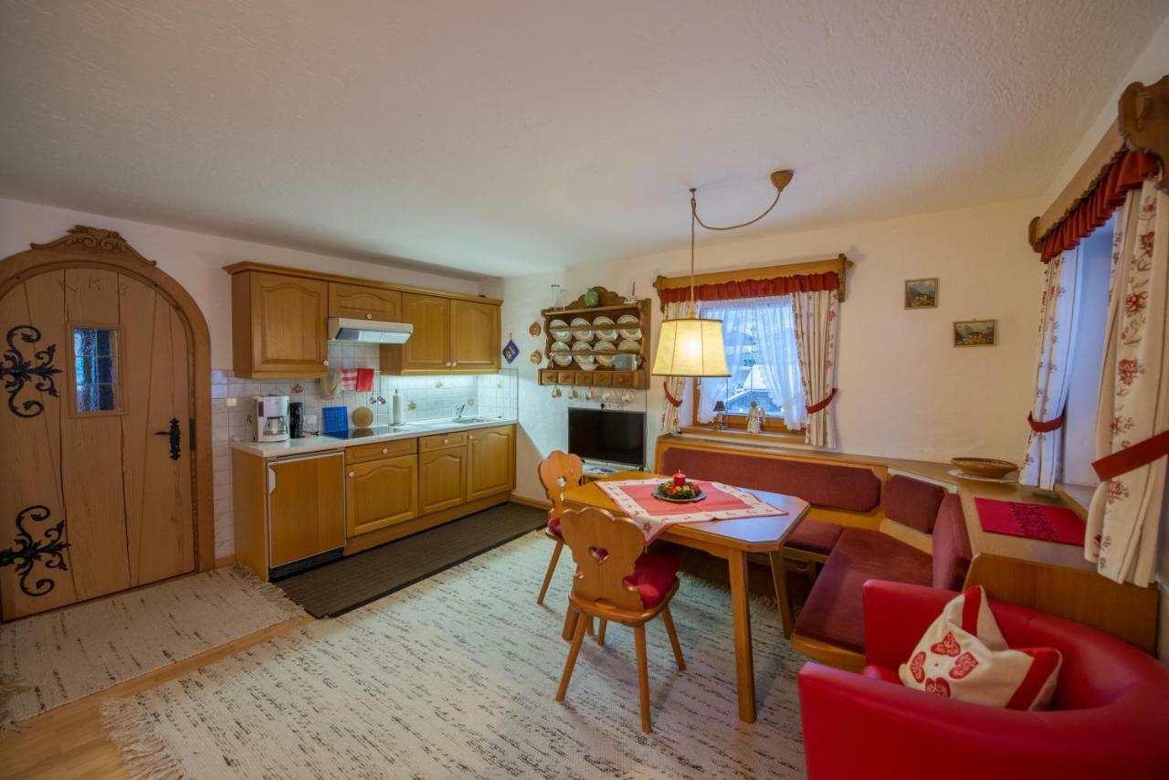 Holzschnitzers Appartements แอห์วัลด์ ภายนอก รูปภาพ